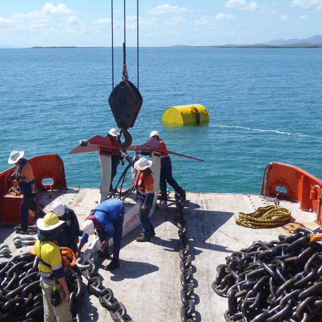 Sistema de amarre de ciclones marinos